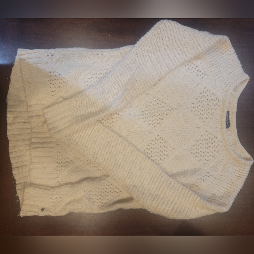 White American Eagle Sweater